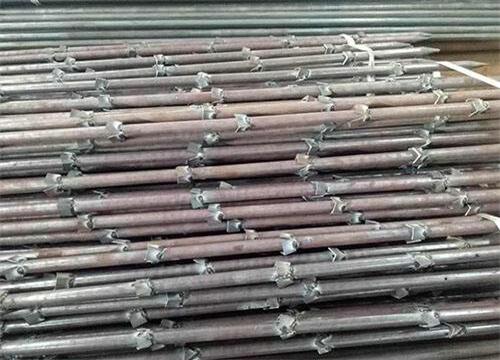 富拉尔基隧道钢花管